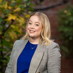 Meet your Posher, Holly